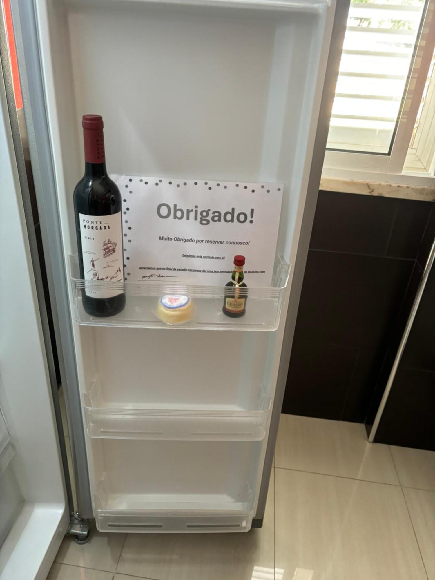 Apartamento Remodelado No Seixal 塞沙尔 外观 照片